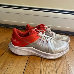 nike men’s sneakers size 9 (women’s 10.5)